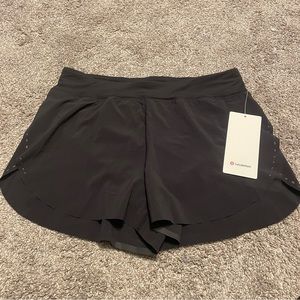 Women’s Lululemon Find Your Pace HR 3” Shorts Size 10